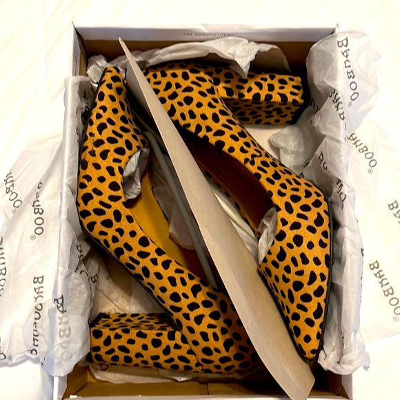 Leopard print chunky heel pointed toe shoe by Bamboo - Picture 3 of 3